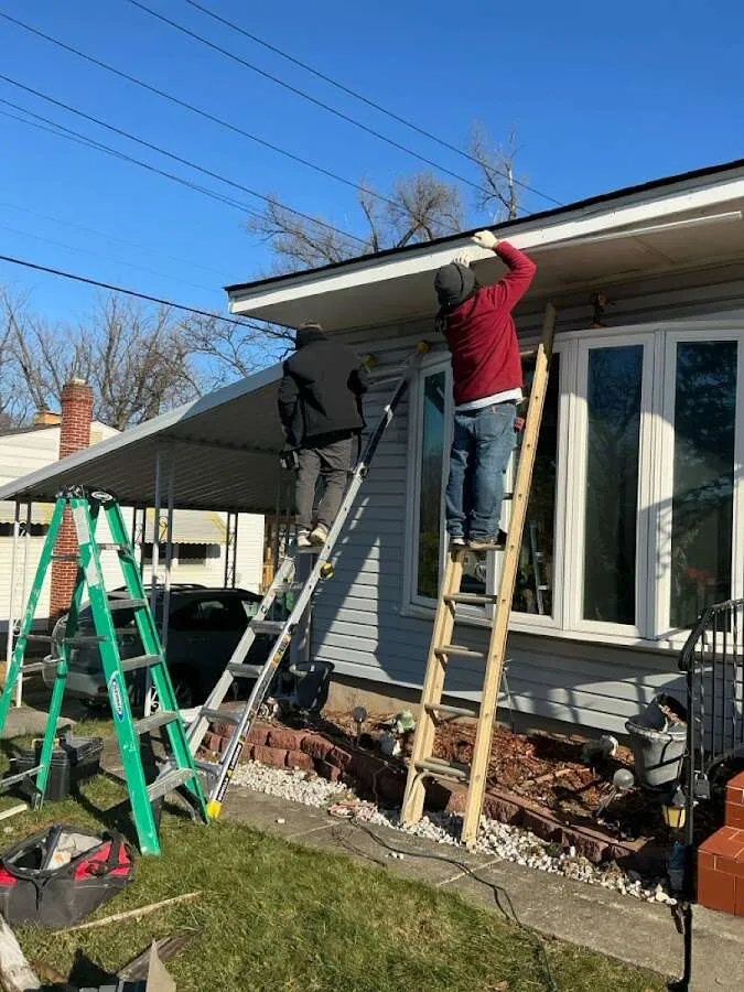 Restoration crew performing exterior repair in Killeen